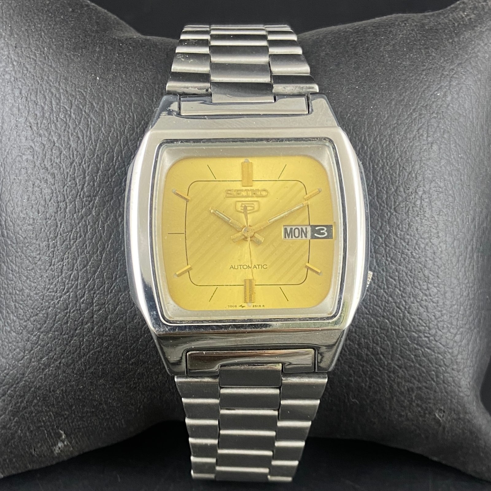 Vintage Original Seiko 5 Automatic Gold Face Cal. 7009 Men's Wrist Watch Serviced.