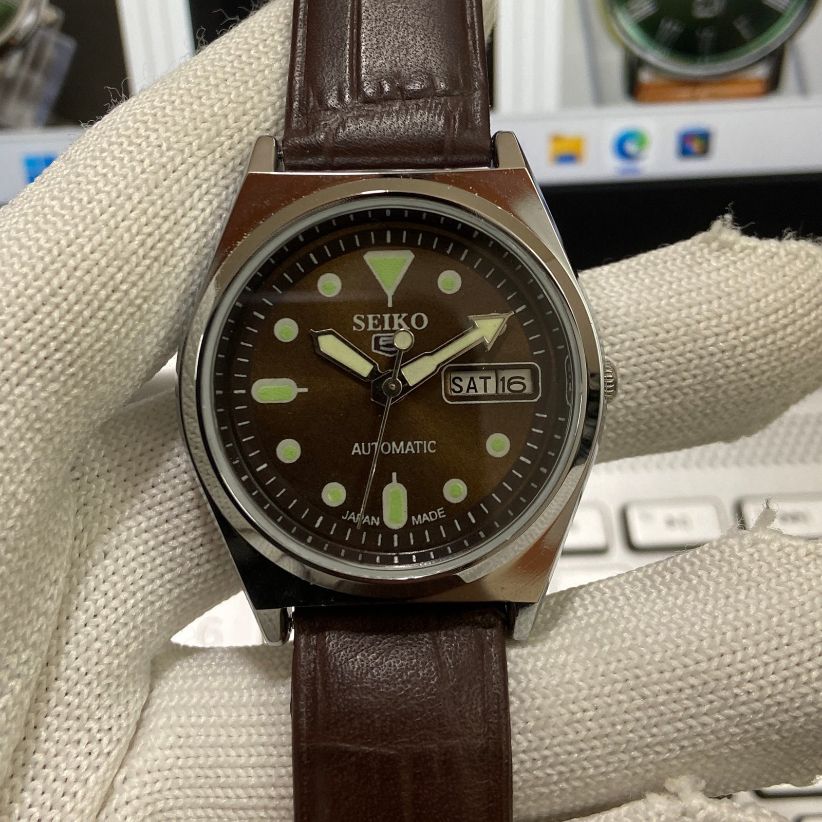 Vintage Seiko 5 Automatic 17Jewels Cal. 6309 Brown Face Brown Band Men's Wrist Watch SB01