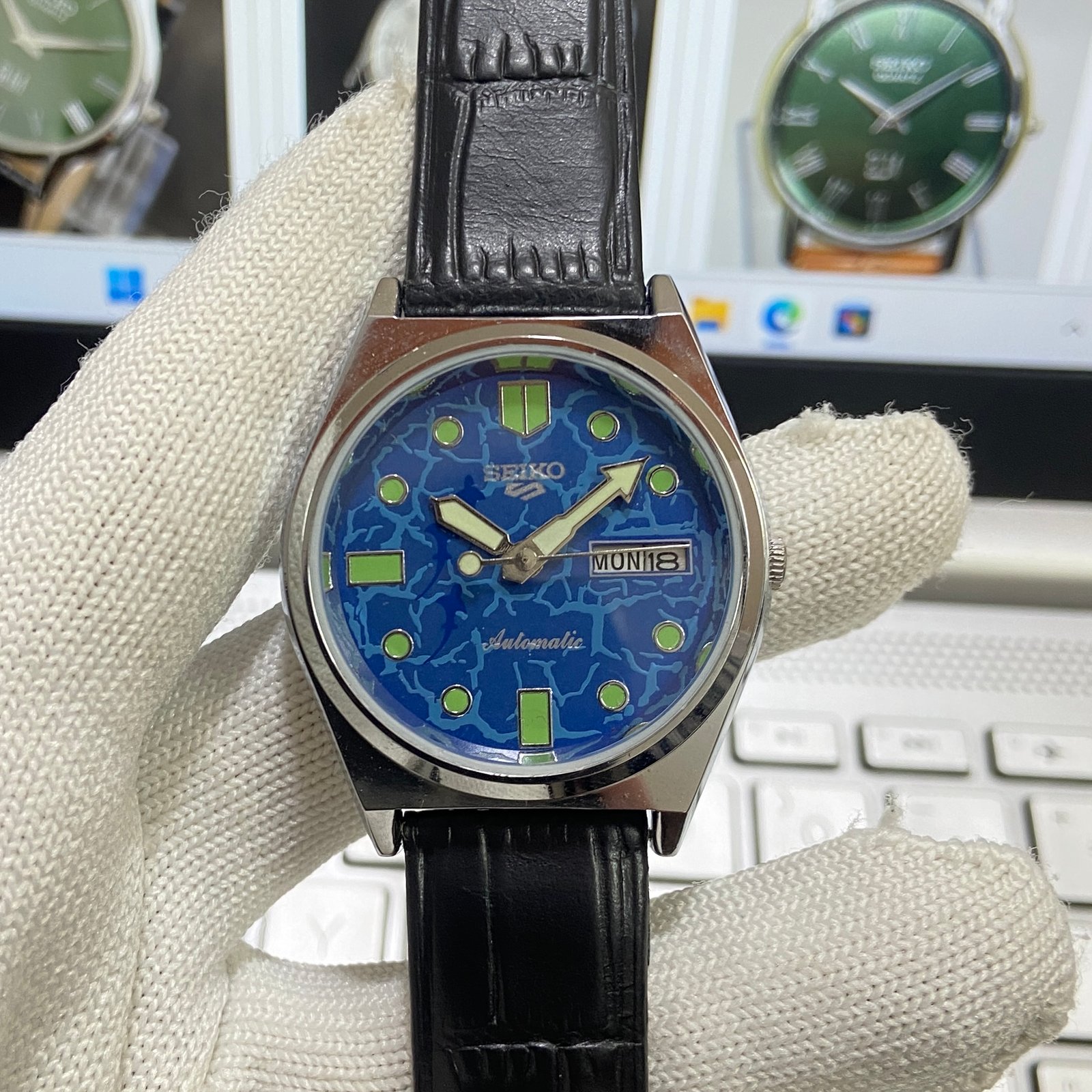 Vintage Seiko 5 Automatic 17Jewels Cal. 6309 Blue Face Black Band Men's Wrist Watch SB09